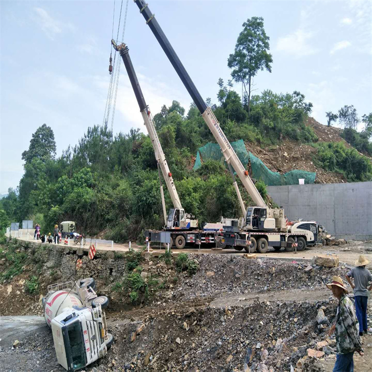赤峰赤峰24小时应急道路救援吊装吊装现场实拍